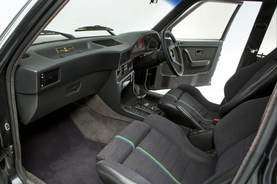 Интерьер Alpina B10 3.5 (E28) 1985 года  (UK) (фото 10 из 10)